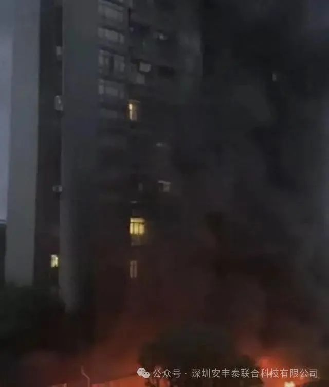 警示案例｜心痛！小區(qū)凌晨突發(fā)大火，150輛電動車化為灰燼！